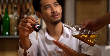 Alkohol am Steuer: Welche Strafen drohen?