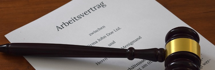Anwalt Arbeitsvertrag