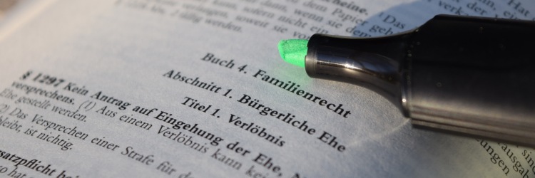 Buch 4. Familienrecht bürgerliche Ehe Verlöbnis mit Textmarker