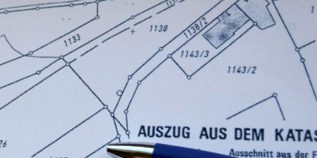 Wer ist zur Einsicht ins Grundbuch berechtigt?