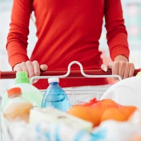 Zusammenstoß im Supermarkt: Wann gibt es Schadensersatz und Schmerzensgeld? Zusammenstoß im Supermarkt: Wann gibt es Schadensersatz und Schmerzensgeld?