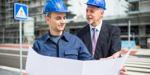 öffentliche Bauabnahme mit zwei Bauingenieuren