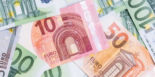 mehrere Euro Geldscheine Schwarzgeld