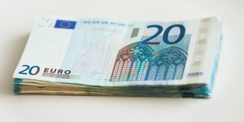 ein Stapel 20 Euro Geldscheine
