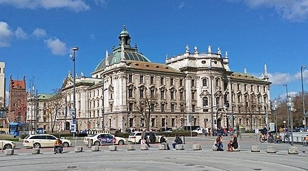 Justizpalast München am Stachus Ausschnitt