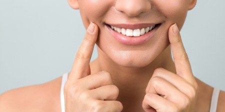 Implantat / Zahnprothese verpfuscht: Schadensersatz und Schmerzensgeld?